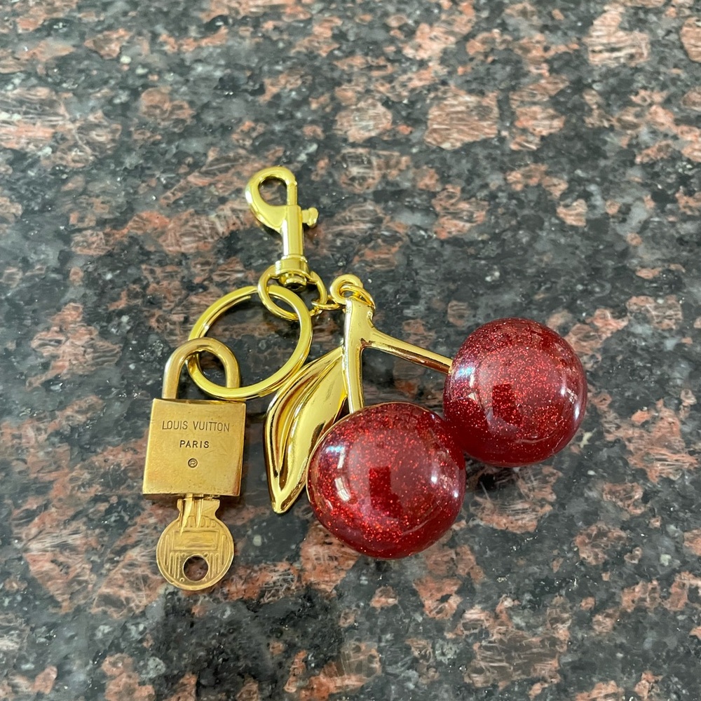 Louis Vuitton, LIMED EDITION Gold-tone Key Charm w/Red Glitter Cherries, Ceries - Picture 2 of 4